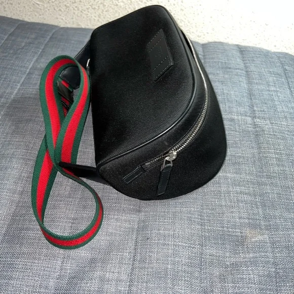 NEW AUTHENTIC GUCCI Black Techno Canvas Belt Bag